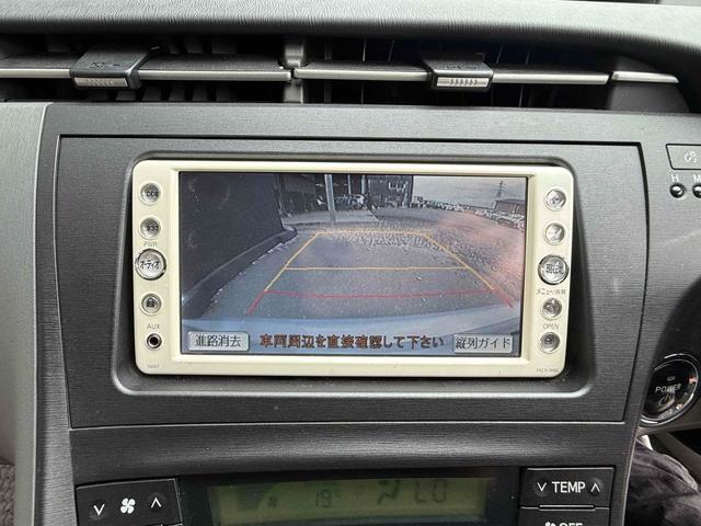 プリウス S ETC バックカメラ ナビ TV アルミホイール オートライト CVT スマートキー アイドリングストップ 電動格納ミラー 盗難防止システム CD ミュージックプレイヤー接続可 衝突安全ボディ ABS(5枚目)