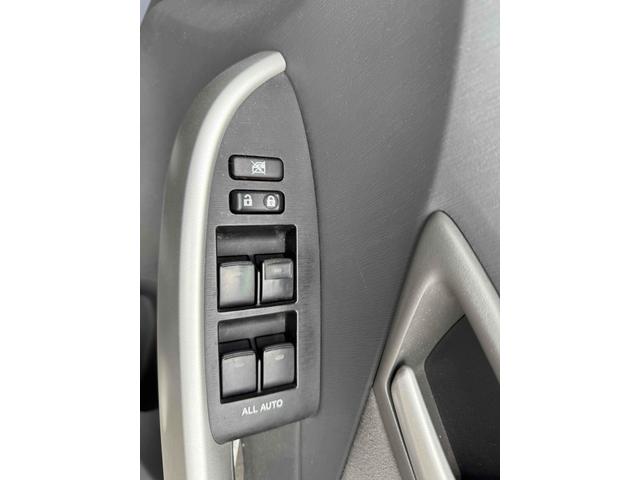 プリウス S ETC バックカメラ ナビ TV アルミホイール オートライト CVT スマートキー アイドリングストップ 電動格納ミラー 盗難防止システム CD ミュージックプレイヤー接続可 衝突安全ボディ ABS(8枚目)