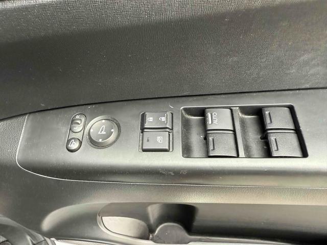 N-BOX G SSパッケージ ETC バックカメラ 両側電動スライドドア ナビ TV 衝突被害軽減システム HID スマートキー アイドリングストップ 電動格納ミラー シートヒーター ベンチシート CVT 盗難防止システム ABS(7枚目)