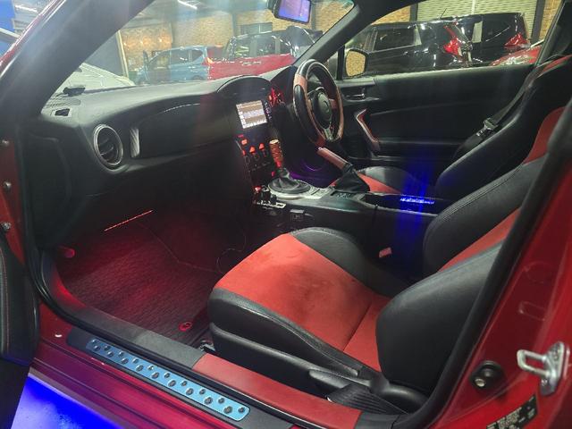 86 GT バックカメラ TV AT スマートキー 電動格納ミラー アルミホイール 盗難防止システム 衝突安全ボディ ABS ESC CD DVD再生 Bluetooth エアコン パワーステアリング(8枚目)