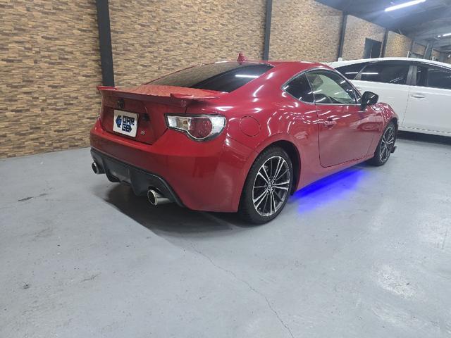 86 GT バックカメラ TV AT スマートキー 電動格納ミラー アルミホイール 盗難防止システム 衝突安全ボディ ABS ESC CD DVD再生 Bluetooth エアコン パワーステアリング(24枚目)