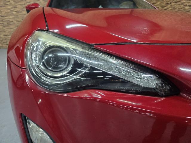 86 GT バックカメラ TV AT スマートキー 電動格納ミラー アルミホイール 盗難防止システム 衝突安全ボディ ABS ESC CD DVD再生 Bluetooth エアコン パワーステアリング(27枚目)