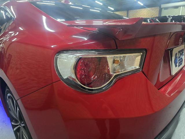 86 GT バックカメラ TV AT スマートキー 電動格納ミラー アルミホイール 盗難防止システム 衝突安全ボディ ABS ESC CD DVD再生 Bluetooth エアコン パワーステアリング(29枚目)