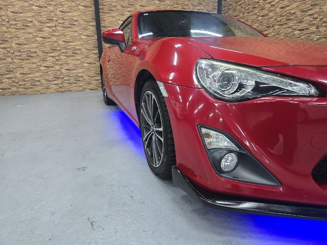 86 GT バックカメラ TV AT スマートキー 電動格納ミラー アルミホイール 盗難防止システム 衝突安全ボディ ABS ESC CD DVD再生 Bluetooth エアコン パワーステアリング(47枚目)