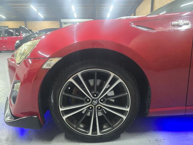 86 GT バックカメラ TV AT スマートキー 電動格納ミラー アルミホイール 盗難防止システム 衝突安全ボディ ABS ESC CD DVD再生 Bluetooth エアコン パワーステアリング(52枚目)