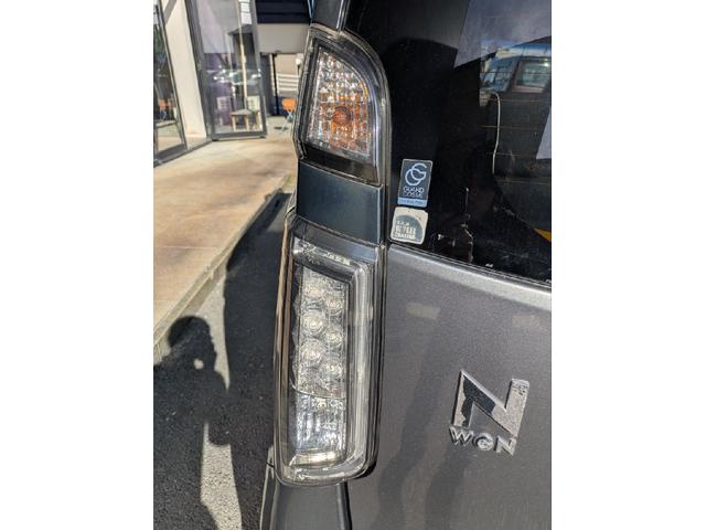 Ｎ－ＷＧＮカスタム Ｇ・Ａパッケージ　ＴＶ　オートクルーズコントロール　衝突被害軽減システム　オートライト　ＨＩＤ　スマートキー　アイドリングストップ　電動格納ミラー　ベンチシート　ＣＶＴ　盗難防止システム　ＡＢＳ　ＥＳＣ　ＣＤ（17枚目）