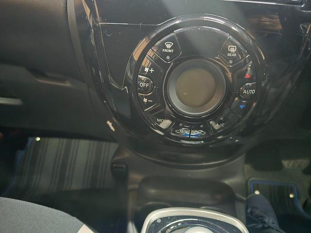 ノート ｅ－パワー　Ｘ　ナビ　ＴＶ　クリアランスソナー　レーンアシスト　衝突被害軽減システム　スマートキー　電動格納ミラー　ＣＶＴ　盗難防止システム　衝突安全ボディ　ＡＢＳ　ＥＳＣ　ミュージックプレイヤー接続可（5枚目）