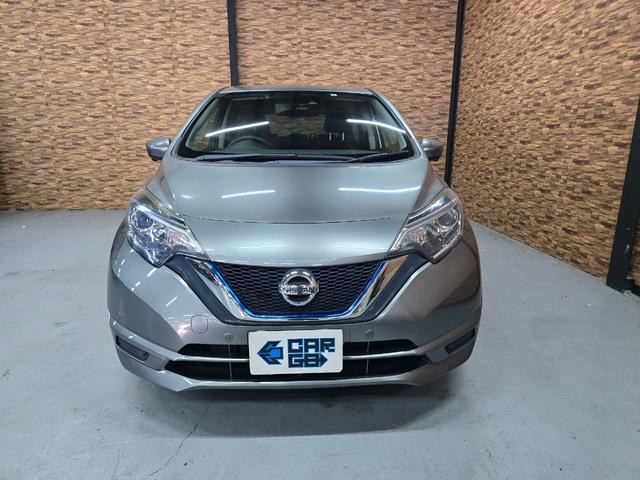 ノート ｅ－パワー　Ｘ　ナビ　ＴＶ　クリアランスソナー　レーンアシスト　衝突被害軽減システム　スマートキー　電動格納ミラー　ＣＶＴ　盗難防止システム　衝突安全ボディ　ＡＢＳ　ＥＳＣ　ミュージックプレイヤー接続可（12枚目）