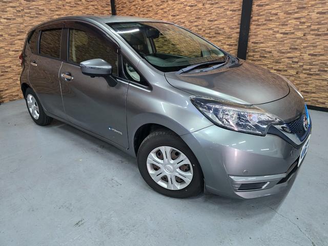 ノート ｅ－パワー　Ｘ　ナビ　ＴＶ　クリアランスソナー　レーンアシスト　衝突被害軽減システム　スマートキー　電動格納ミラー　ＣＶＴ　盗難防止システム　衝突安全ボディ　ＡＢＳ　ＥＳＣ　ミュージックプレイヤー接続可（13枚目）