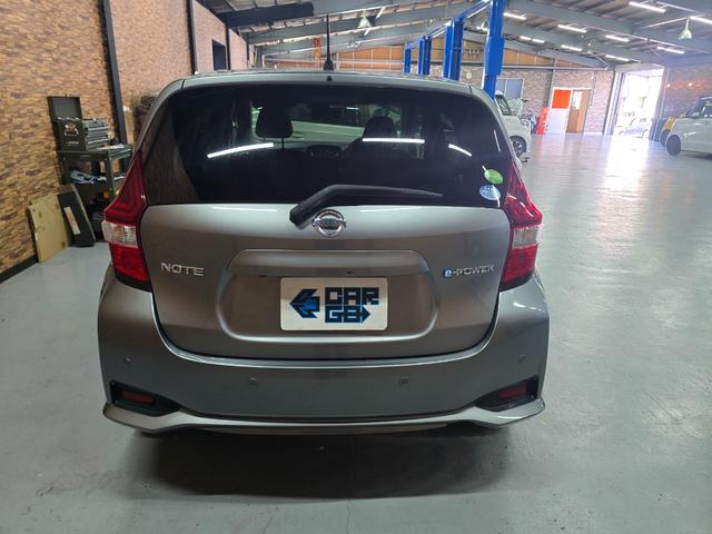 ノート ｅ－パワー　Ｘ　ナビ　ＴＶ　クリアランスソナー　レーンアシスト　衝突被害軽減システム　スマートキー　電動格納ミラー　ＣＶＴ　盗難防止システム　衝突安全ボディ　ＡＢＳ　ＥＳＣ　ミュージックプレイヤー接続可（15枚目）