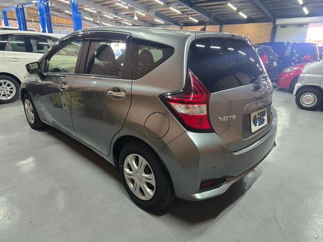 ノート ｅ－パワー　Ｘ　ナビ　ＴＶ　クリアランスソナー　レーンアシスト　衝突被害軽減システム　スマートキー　電動格納ミラー　ＣＶＴ　盗難防止システム　衝突安全ボディ　ＡＢＳ　ＥＳＣ　ミュージックプレイヤー接続可（16枚目）