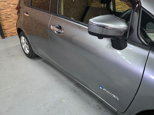 ノート ｅ－パワー　Ｘ　ナビ　ＴＶ　クリアランスソナー　レーンアシスト　衝突被害軽減システム　スマートキー　電動格納ミラー　ＣＶＴ　盗難防止システム　衝突安全ボディ　ＡＢＳ　ＥＳＣ　ミュージックプレイヤー接続可（26枚目）