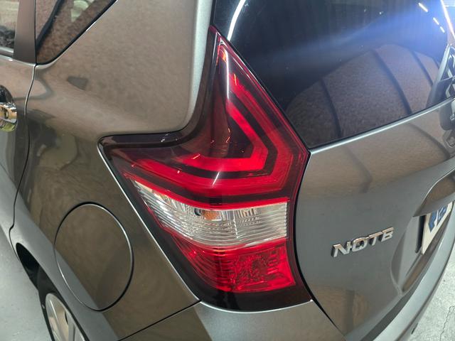 ノート ｅ－パワー　Ｘ　ナビ　ＴＶ　クリアランスソナー　レーンアシスト　衝突被害軽減システム　スマートキー　電動格納ミラー　ＣＶＴ　盗難防止システム　衝突安全ボディ　ＡＢＳ　ＥＳＣ　ミュージックプレイヤー接続可（41枚目）