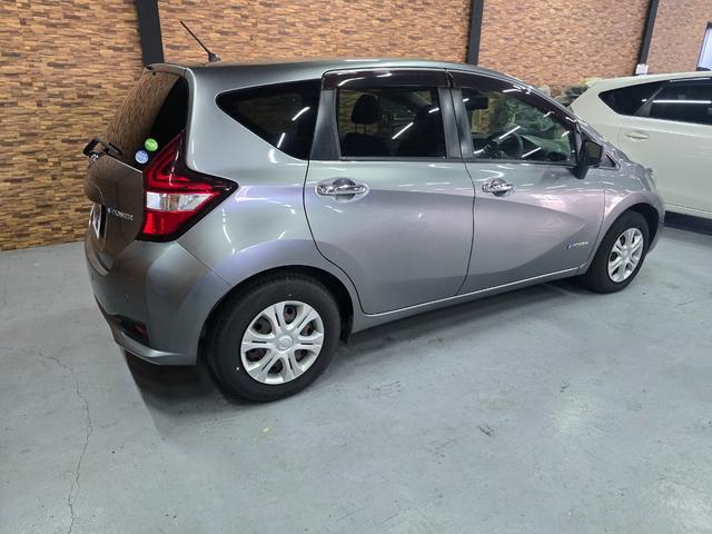 ノート ｅ－パワー　Ｘ　ナビ　ＴＶ　クリアランスソナー　レーンアシスト　衝突被害軽減システム　スマートキー　電動格納ミラー　ＣＶＴ　盗難防止システム　衝突安全ボディ　ＡＢＳ　ＥＳＣ　ミュージックプレイヤー接続可（44枚目）