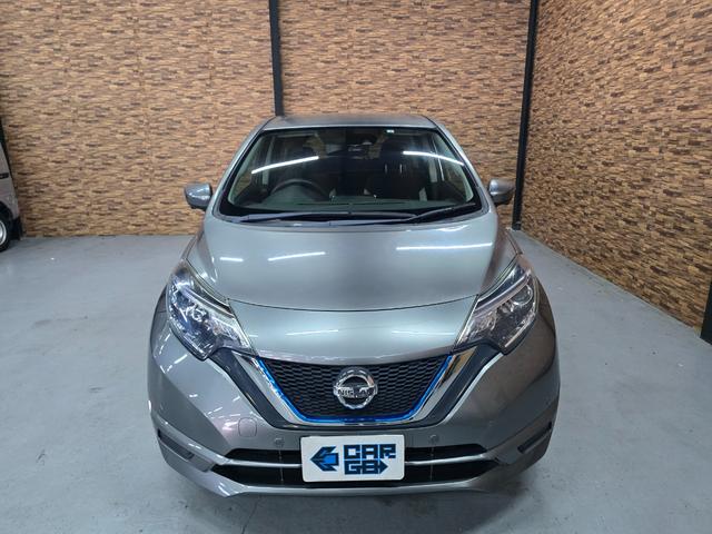 ノート ｅ－パワー　Ｘ　ナビ　ＴＶ　クリアランスソナー　レーンアシスト　衝突被害軽減システム　スマートキー　電動格納ミラー　ＣＶＴ　盗難防止システム　衝突安全ボディ　ＡＢＳ　ＥＳＣ　ミュージックプレイヤー接続可（55枚目）