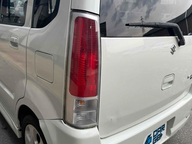 ワゴンＲ ＦＸ－Ｓリミテッド　ベンチシート　ＡＴ　盗難防止システム　ＣＤ　ＭＤ　アルミホイール　衝突安全ボディ　エアコン　パワーステアリング　パワーウィンドウ（17枚目）