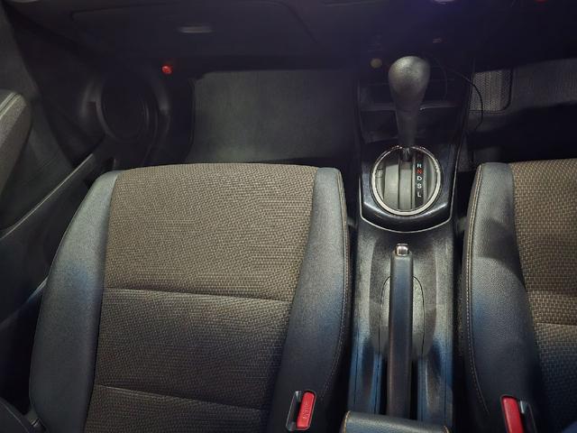 フィットシャトルハイブリッド ハイブリッド・ナビプレミアムセレクション　ハイブリッド　バックカメラ　ナビ　ＴＶ　クリアランスソナー　オートクルーズコントロール　ＨＩＤ　スマートキー　電動格納ミラー　ＣＶＴ　盗難防止システム　衝突安全ボディ　アルミホイール　ＣＤ　ＡＢＳ（7枚目）