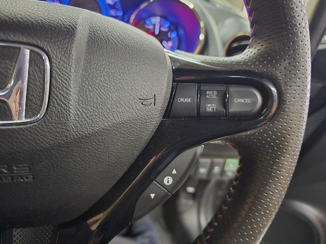 フィットシャトルハイブリッド ハイブリッド・ナビプレミアムセレクション　ハイブリッド　バックカメラ　ナビ　ＴＶ　クリアランスソナー　オートクルーズコントロール　ＨＩＤ　スマートキー　電動格納ミラー　ＣＶＴ　盗難防止システム　衝突安全ボディ　アルミホイール　ＣＤ　ＡＢＳ（9枚目）