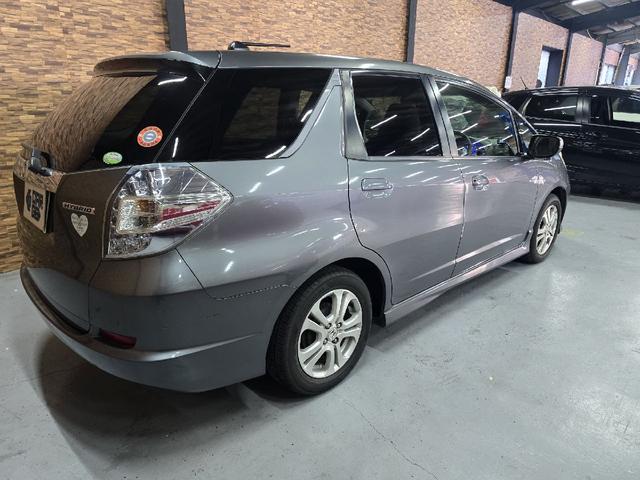 フィットシャトルハイブリッド ハイブリッド・ナビプレミアムセレクション　ハイブリッド　バックカメラ　ナビ　ＴＶ　クリアランスソナー　オートクルーズコントロール　ＨＩＤ　スマートキー　電動格納ミラー　ＣＶＴ　盗難防止システム　衝突安全ボディ　アルミホイール　ＣＤ　ＡＢＳ（18枚目）