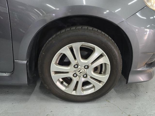 フィットシャトルハイブリッド ハイブリッド・ナビプレミアムセレクション　ハイブリッド　バックカメラ　ナビ　ＴＶ　クリアランスソナー　オートクルーズコントロール　ＨＩＤ　スマートキー　電動格納ミラー　ＣＶＴ　盗難防止システム　衝突安全ボディ　アルミホイール　ＣＤ　ＡＢＳ（21枚目）