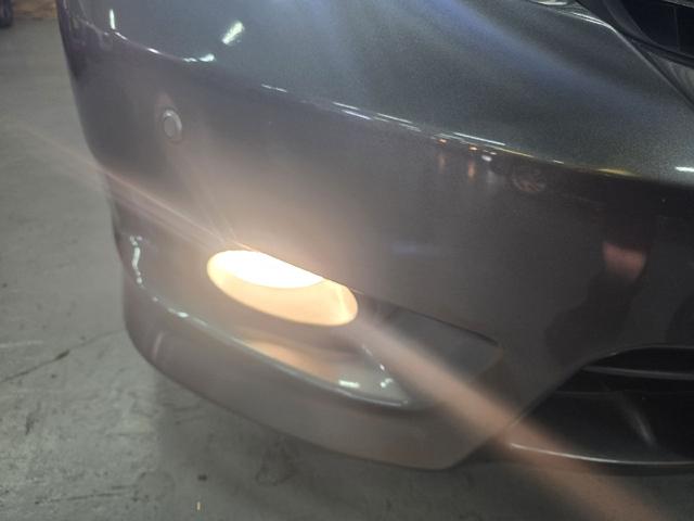 フィットシャトルハイブリッド ハイブリッド・ナビプレミアムセレクション　ハイブリッド　バックカメラ　ナビ　ＴＶ　クリアランスソナー　オートクルーズコントロール　ＨＩＤ　スマートキー　電動格納ミラー　ＣＶＴ　盗難防止システム　衝突安全ボディ　アルミホイール　ＣＤ　ＡＢＳ（24枚目）