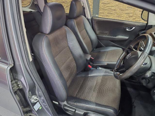 フィットシャトルハイブリッド ハイブリッド・ナビプレミアムセレクション　ハイブリッド　バックカメラ　ナビ　ＴＶ　クリアランスソナー　オートクルーズコントロール　ＨＩＤ　スマートキー　電動格納ミラー　ＣＶＴ　盗難防止システム　衝突安全ボディ　アルミホイール　ＣＤ　ＡＢＳ（36枚目）