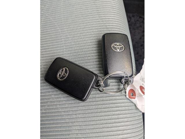 アクア Ｓ　ナビ　ＴＶ　アルミホイール　スマートキー　電動格納ミラー　ＣＶＴ　衝突安全ボディ　ＡＢＳ　ＥＳＣ　Ｂｌｕｅｔｏｏｔｈ　エアコン　パワーステアリング　パワーウィンドウ（8枚目）