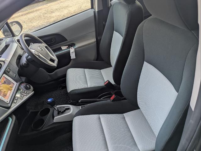 アクア Ｓ　ナビ　ＴＶ　アルミホイール　スマートキー　電動格納ミラー　ＣＶＴ　衝突安全ボディ　ＡＢＳ　ＥＳＣ　Ｂｌｕｅｔｏｏｔｈ　エアコン　パワーステアリング　パワーウィンドウ（10枚目）