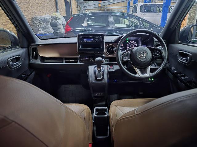 Ｎ－ＯＮＥ プレミアム　クリアランスソナー　オートクルーズコントロール　レーンアシスト　衝突被害軽減システム　オートライト　ＬＥＤヘッドランプ　スマートキー　アイドリングストップ　電動格納ミラー　シートヒーター　ＣＶＴ（2枚目）