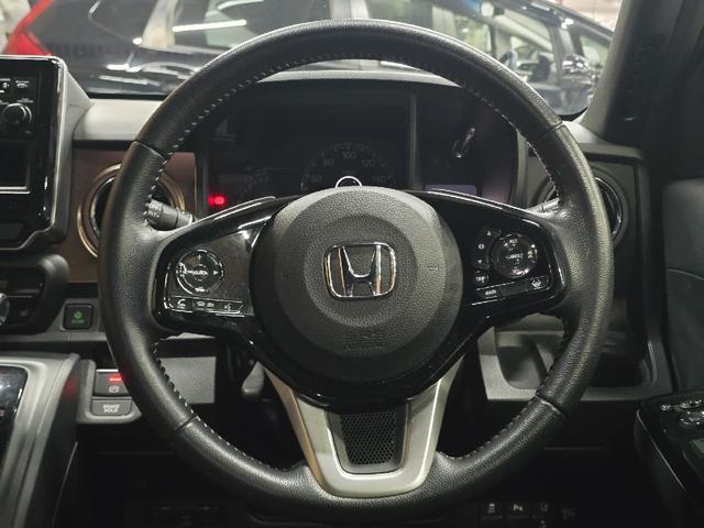 Ｎ－ＯＮＥ プレミアム　クリアランスソナー　オートクルーズコントロール　レーンアシスト　衝突被害軽減システム　オートライト　ＬＥＤヘッドランプ　スマートキー　アイドリングストップ　電動格納ミラー　シートヒーター　ＣＶＴ（3枚目）