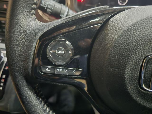 Ｎ－ＯＮＥ プレミアム　クリアランスソナー　オートクルーズコントロール　レーンアシスト　衝突被害軽減システム　オートライト　ＬＥＤヘッドランプ　スマートキー　アイドリングストップ　電動格納ミラー　シートヒーター　ＣＶＴ（6枚目）