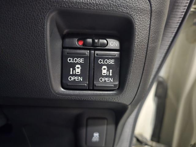 Ｎ－ＢＯＸカスタム Ｇ　ターボＳＳパッケージ　バックカメラ　両側電動スライドドア　ＴＶ　オートクルーズコントロール　衝突被害軽減システム　オートライト　ＨＩＤ　スマートキー　アイドリングストップ　電動格納ミラー　ベンチシート　ＣＶＴ（8枚目）