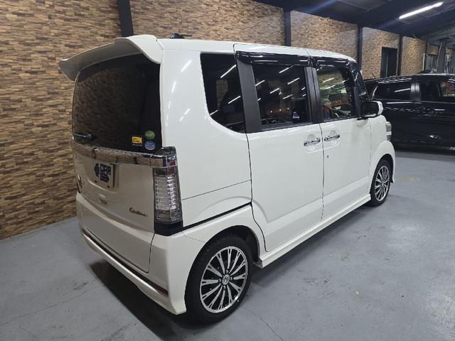 Ｎ－ＢＯＸカスタム Ｇ　ターボＳＳパッケージ　バックカメラ　両側電動スライドドア　ＴＶ　オートクルーズコントロール　衝突被害軽減システム　オートライト　ＨＩＤ　スマートキー　アイドリングストップ　電動格納ミラー　ベンチシート　ＣＶＴ（16枚目）