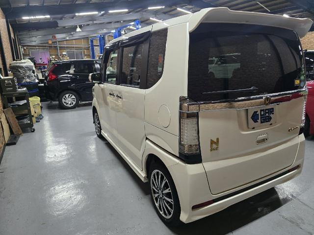 Ｎ－ＢＯＸカスタム Ｇ　ターボＳＳパッケージ　バックカメラ　両側電動スライドドア　ＴＶ　オートクルーズコントロール　衝突被害軽減システム　オートライト　ＨＩＤ　スマートキー　アイドリングストップ　電動格納ミラー　ベンチシート　ＣＶＴ（18枚目）