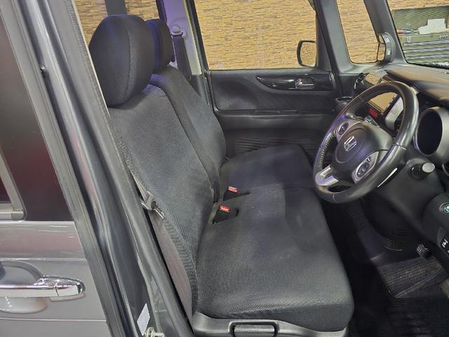 Ｎ－ＢＯＸ＋カスタム Ｇ・ターボパッケージ　バックカメラ　両側電動スライドドア　ＴＶ　オートクルーズコントロール　オートライト　ＨＩＤ　スマートキー　ベンチシート　後席モニター　ＣＶＴ　盗難防止システム　ＡＢＳ　ＥＳＣ　ＣＤ　ＤＶＤ再生　ＵＳＢ（8枚目）