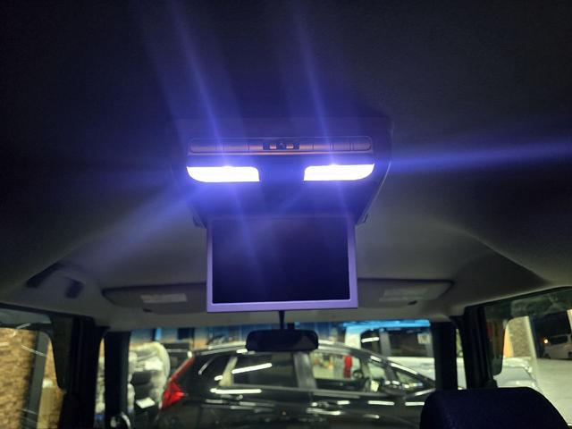 Ｎ－ＢＯＸ＋カスタム Ｇ・ターボパッケージ　バックカメラ　両側電動スライドドア　ＴＶ　オートクルーズコントロール　オートライト　ＨＩＤ　スマートキー　ベンチシート　後席モニター　ＣＶＴ　盗難防止システム　ＡＢＳ　ＥＳＣ　ＣＤ　ＤＶＤ再生　ＵＳＢ（10枚目）