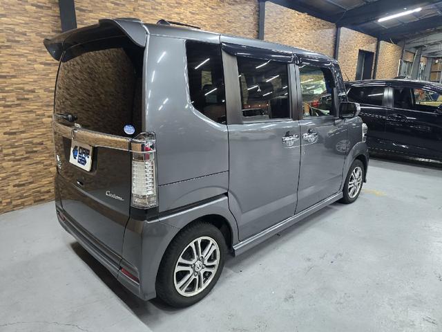 Ｎ－ＢＯＸ＋カスタム Ｇ・ターボパッケージ　バックカメラ　両側電動スライドドア　ＴＶ　オートクルーズコントロール　オートライト　ＨＩＤ　スマートキー　ベンチシート　後席モニター　ＣＶＴ　盗難防止システム　ＡＢＳ　ＥＳＣ　ＣＤ　ＤＶＤ再生　ＵＳＢ（14枚目）