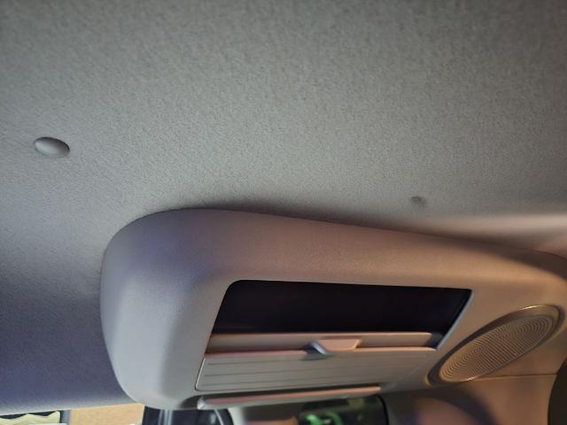 Ｎ－ＢＯＸ＋カスタム Ｇ・ターボパッケージ　バックカメラ　両側電動スライドドア　ＴＶ　オートクルーズコントロール　オートライト　ＨＩＤ　スマートキー　ベンチシート　後席モニター　ＣＶＴ　盗難防止システム　ＡＢＳ　ＥＳＣ　ＣＤ　ＤＶＤ再生　ＵＳＢ（34枚目）