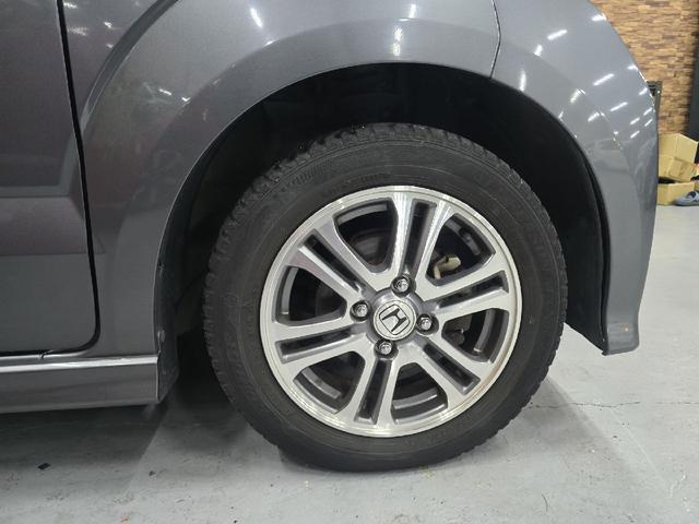 Ｎ－ＢＯＸ＋カスタム Ｇ・ターボパッケージ　バックカメラ　両側電動スライドドア　ＴＶ　オートクルーズコントロール　オートライト　ＨＩＤ　スマートキー　ベンチシート　後席モニター　ＣＶＴ　盗難防止システム　ＡＢＳ　ＥＳＣ　ＣＤ　ＤＶＤ再生　ＵＳＢ（42枚目）