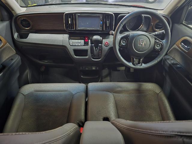 Ｎ－ＯＮＥ プレミアムＳＳブラウンスタイルパッケージ　バックカメラ　ＴＶ　オートクルーズコントロール　衝突被害軽減システム　オートライト　ＨＩＤ　スマートキー　アイドリングストップ　電動格納ミラー　ベンチシート　ＣＶＴ　盗難防止システム　ＡＢＳ　ＥＳＣ（2枚目）