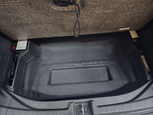 Ｎ－ＯＮＥ プレミアムＳＳブラウンスタイルパッケージ　バックカメラ　ＴＶ　オートクルーズコントロール　衝突被害軽減システム　オートライト　ＨＩＤ　スマートキー　アイドリングストップ　電動格納ミラー　ベンチシート　ＣＶＴ　盗難防止システム　ＡＢＳ　ＥＳＣ（40枚目）