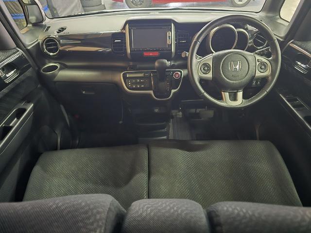 Ｎ－ＢＯＸカスタム Ｇ・ターボＡパッケージ　ワンオーナー　バックカメラ　両側電動スライドドア　ＴＶ　オートクルーズコントロール　衝突被害軽減システム　オートライト　ＨＩＤ　スマートキー　アイドリングストップ　電動格納ミラー　ベンチシート　ＣＶＴ（2枚目）