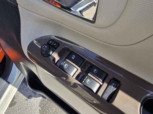 ムーヴキャンバス Ｇメイクアップ　ＳＡＩＩ　両側電動スライドドア　ＴＶ　衝突被害軽減システム　オートライト　ＬＥＤヘッドランプ　スマートキー　アイドリングストップ　電動格納ミラー　ベンチシート　ＣＶＴ　盗難防止システム　ＡＢＳ　ＥＳＣ　ＵＳＢ（11枚目）