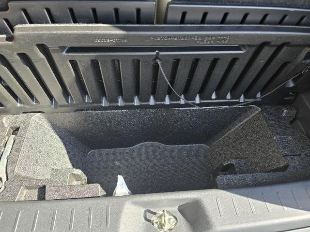 ムーヴキャンバス Ｇメイクアップ　ＳＡＩＩ　両側電動スライドドア　ＴＶ　衝突被害軽減システム　オートライト　ＬＥＤヘッドランプ　スマートキー　アイドリングストップ　電動格納ミラー　ベンチシート　ＣＶＴ　盗難防止システム　ＡＢＳ　ＥＳＣ　ＵＳＢ（33枚目）