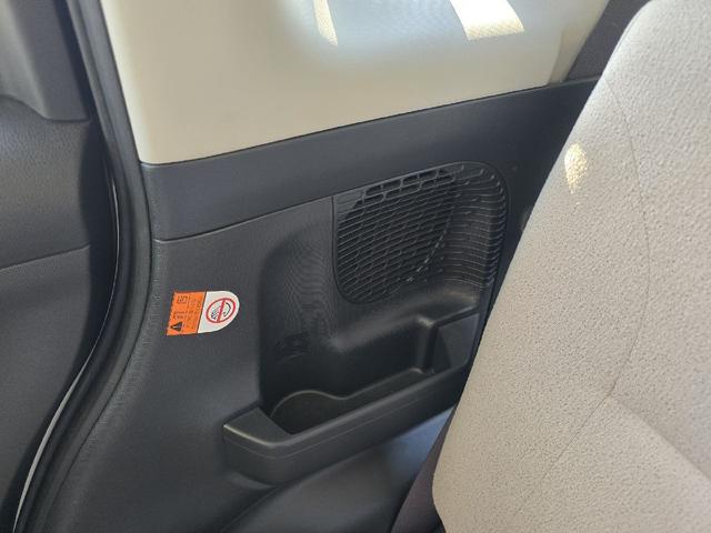 ムーヴキャンバス Ｇメイクアップ　ＳＡＩＩ　両側電動スライドドア　ＴＶ　衝突被害軽減システム　オートライト　ＬＥＤヘッドランプ　スマートキー　アイドリングストップ　電動格納ミラー　ベンチシート　ＣＶＴ　盗難防止システム　ＡＢＳ　ＥＳＣ　ＵＳＢ（37枚目）