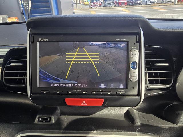 Ｎ－ＢＯＸカスタム Ｇ・ターボＬパッケージ　バックカメラ　両側電動スライドドア　ＴＶ　オートクルーズコントロール　オートライト　ＨＩＤ　スマートキー　アイドリングストップ　電動格納ミラー　ベンチシート　ＣＶＴ　盗難防止システム　ＡＢＳ　ＥＳＣ（3枚目）