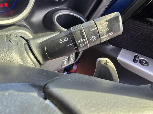 Ｎ－ＢＯＸカスタム Ｇ・ターボＬパッケージ　バックカメラ　両側電動スライドドア　ＴＶ　オートクルーズコントロール　オートライト　ＨＩＤ　スマートキー　アイドリングストップ　電動格納ミラー　ベンチシート　ＣＶＴ　盗難防止システム　ＡＢＳ　ＥＳＣ（7枚目）