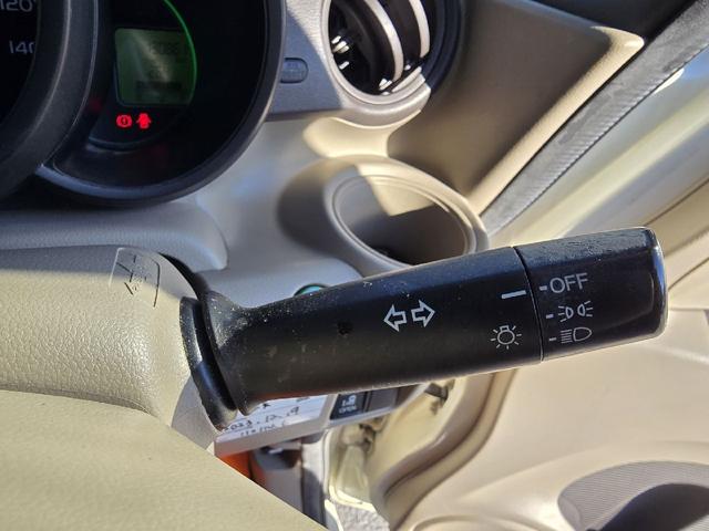 Ｎ－ＢＯＸ Ｇ・Ｌパッケージ　両側スライド・片側電動　ＴＶ　衝突被害軽減システム　スマートキー　アイドリングストップ　電動格納ミラー　ベンチシート　ＣＶＴ　盗難防止システム　ＡＢＳ　ＥＳＣ　ＣＤ　ＵＳＢ　衝突安全ボディ　エアコン（7枚目）