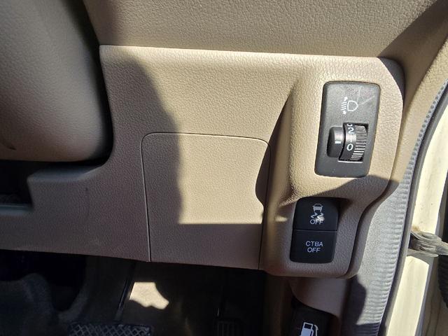 Ｎ－ＢＯＸ Ｇ・Ｌパッケージ　両側スライド・片側電動　ＴＶ　衝突被害軽減システム　スマートキー　アイドリングストップ　電動格納ミラー　ベンチシート　ＣＶＴ　盗難防止システム　ＡＢＳ　ＥＳＣ　ＣＤ　ＵＳＢ　衝突安全ボディ　エアコン（9枚目）