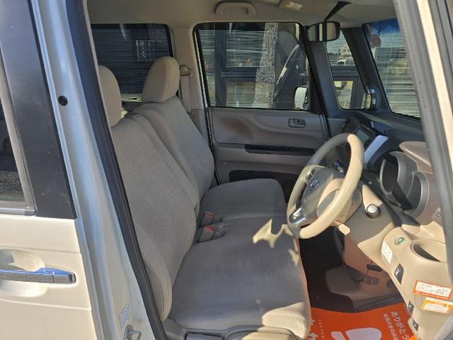 Ｎ－ＢＯＸ Ｇ・Ｌパッケージ　両側スライド・片側電動　ＴＶ　衝突被害軽減システム　スマートキー　アイドリングストップ　電動格納ミラー　ベンチシート　ＣＶＴ　盗難防止システム　ＡＢＳ　ＥＳＣ　ＣＤ　ＵＳＢ　衝突安全ボディ　エアコン（10枚目）